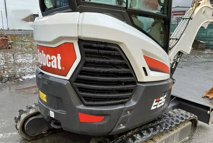 Mini-pelle Bobcat E26 (2023) + 3 Godets
