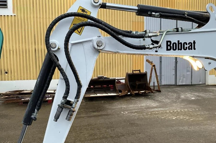 Mini-pelle Bobcat E26 (2023) + 3 Godets