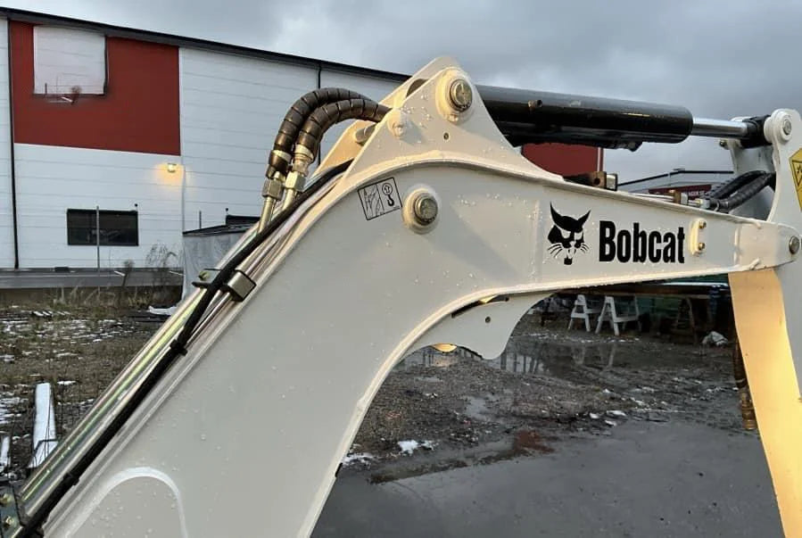 Mini-pelle Bobcat E26 (2023) + 3 Godets