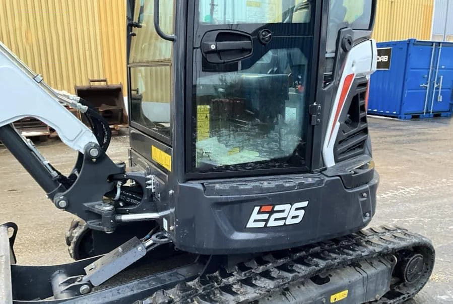 Mini-pelle Bobcat E26 (2023) + 3 Godets