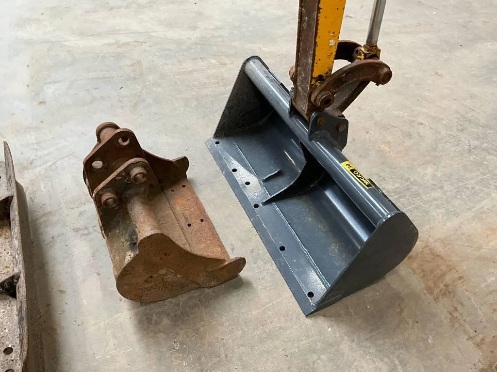 Mini-Pelle JCB 8008 – 2007 + 3 Godets