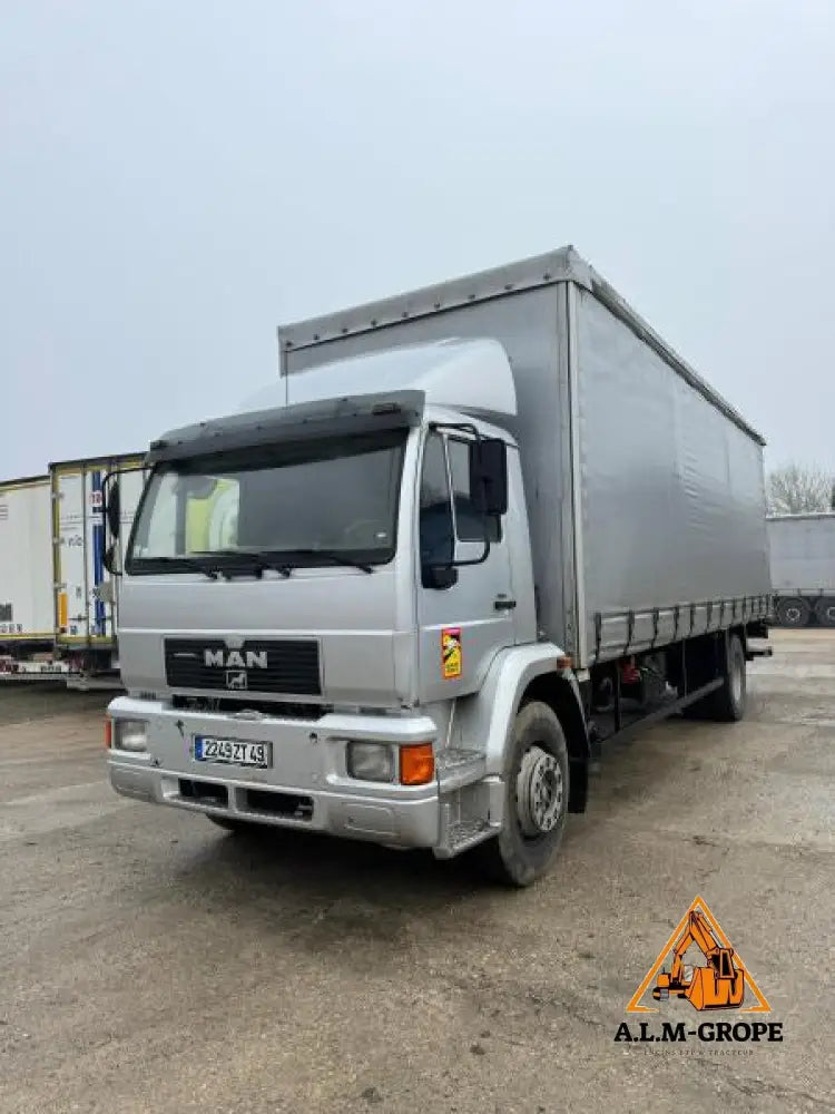 Camion à rideaux coulissants MAN
