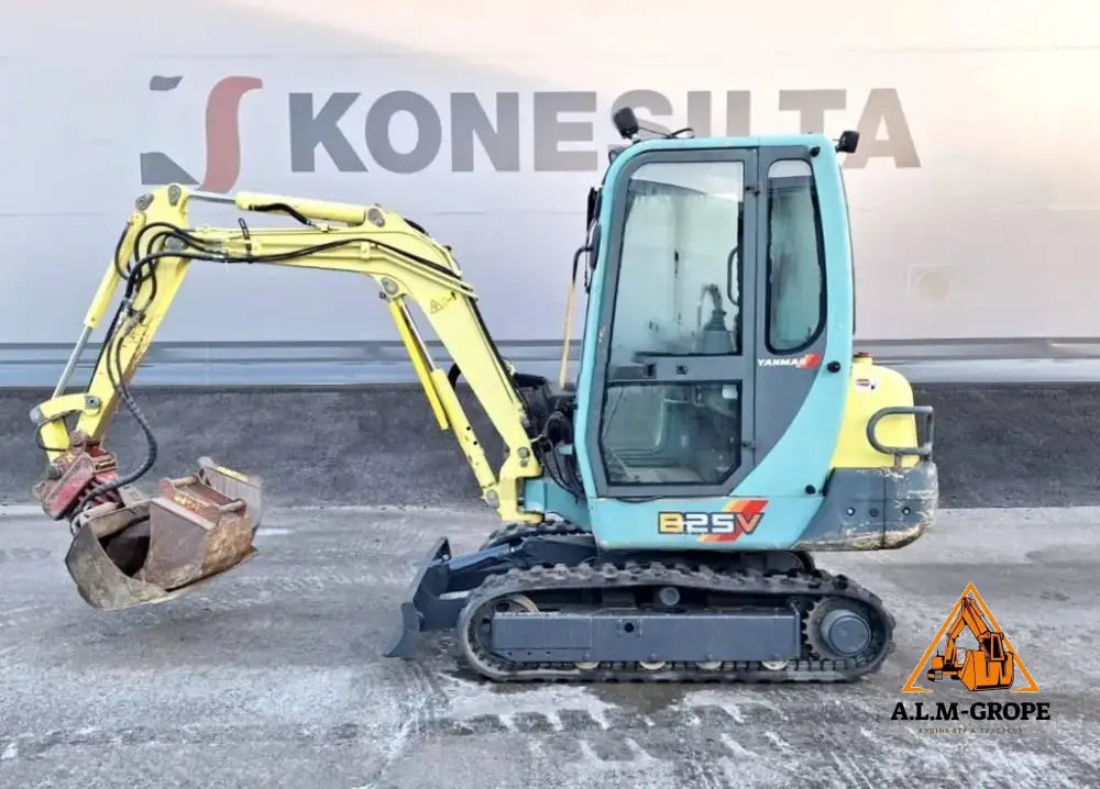 Mini-pelle Yanmar B25V (2002) + 3 Godets