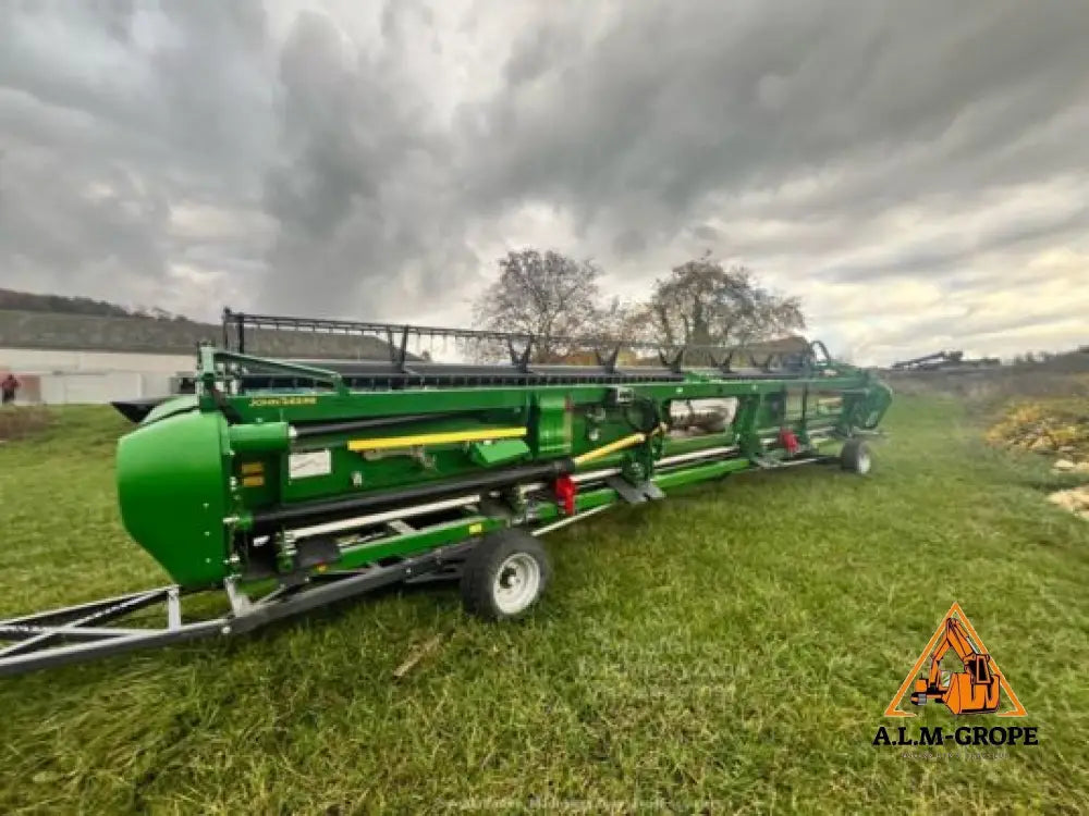 Moissonneuse-batteuse John Deere S680I