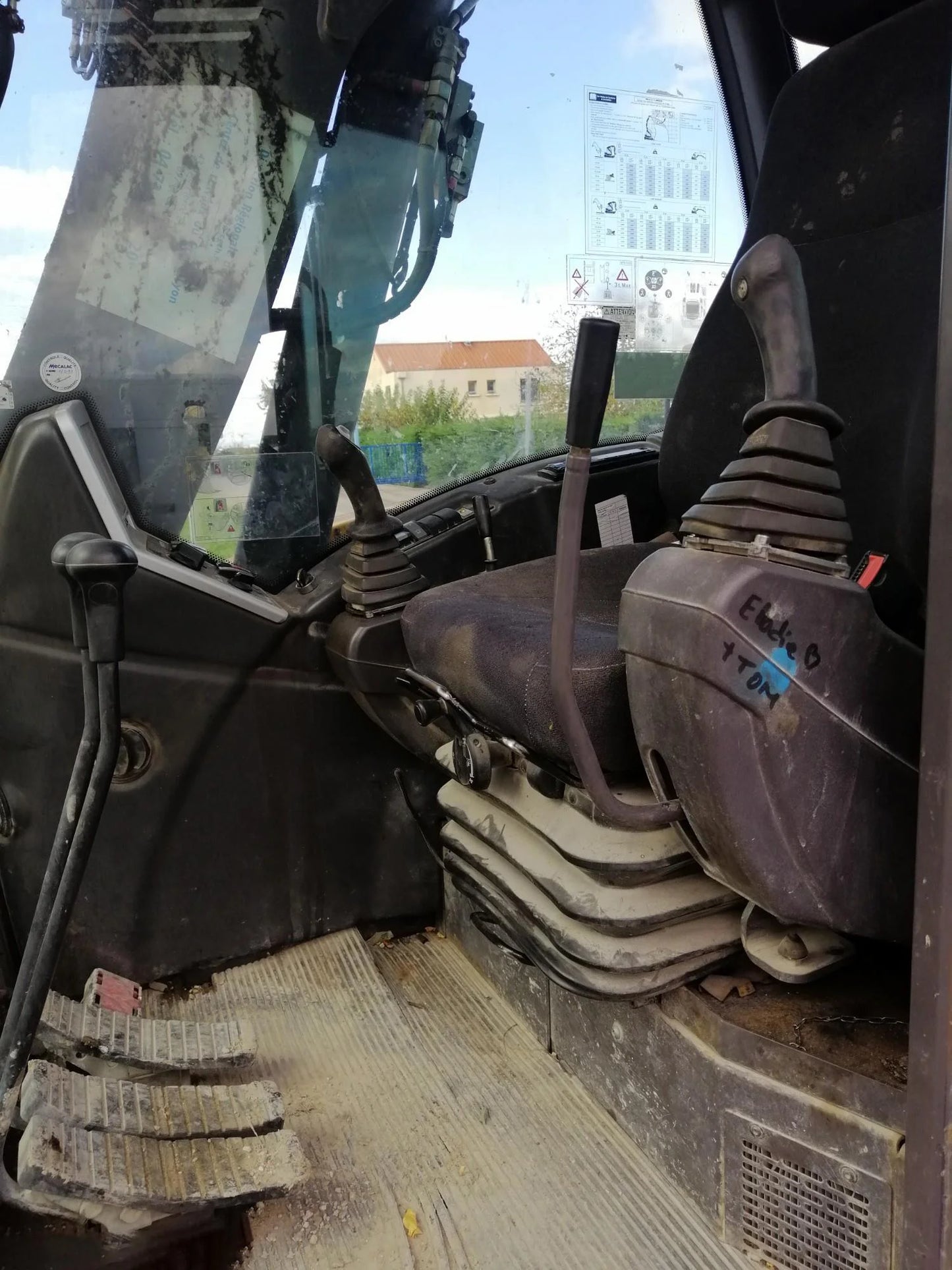 Pelle sur Chenilles Mecalac 8 MCR – 2015 + 4 Godets