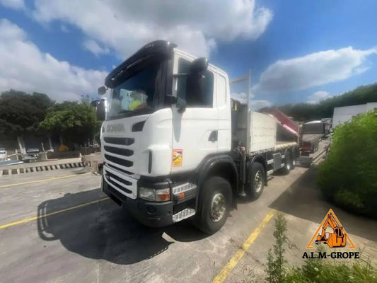 Camion Plateau Scania G480 8X4 avec Grue Fassi