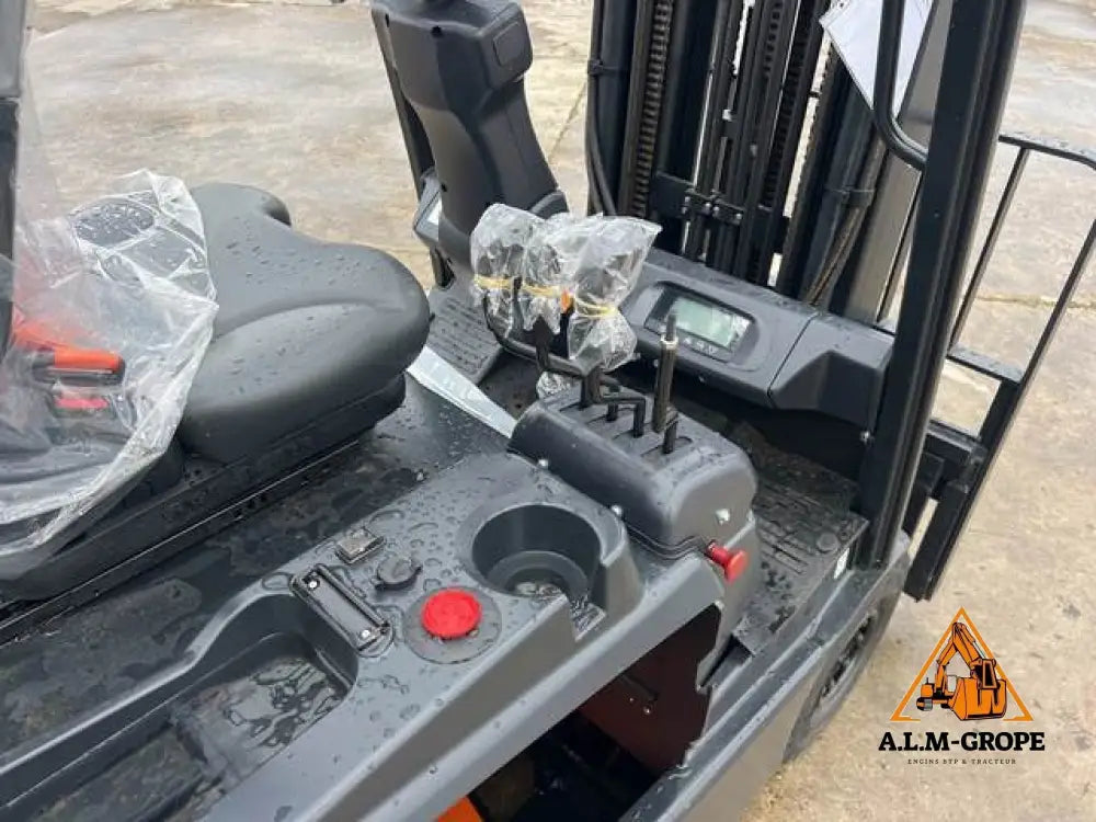 Chariot élévateur Électrique Doosan B15T-7 PLUS – Performance et fiabilité
