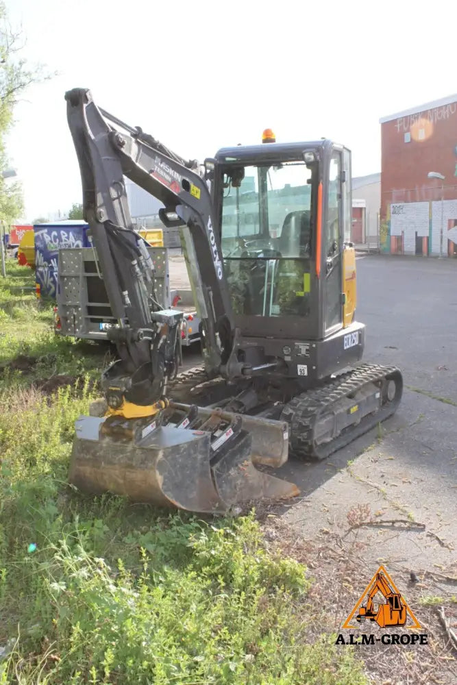 Mini pelle Volvo ECR25D 2020 – Tiltrotateur Engcon – Remorque – 3 Godets