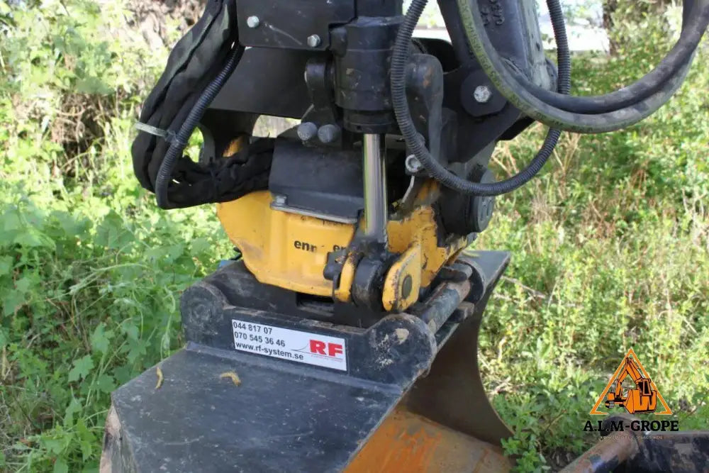 Mini pelle Volvo ECR25D 2020 – Tiltrotateur Engcon – Remorque – 3 Godets